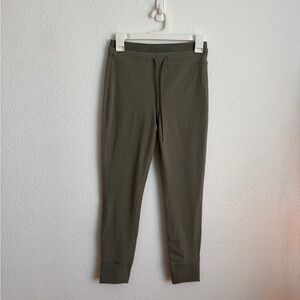 Vuori Dark Olive Leggings - Medium